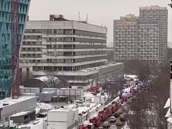 В России произошел пожар в здании, где расположен офис пропагандистского телеканала "Спас". Видео