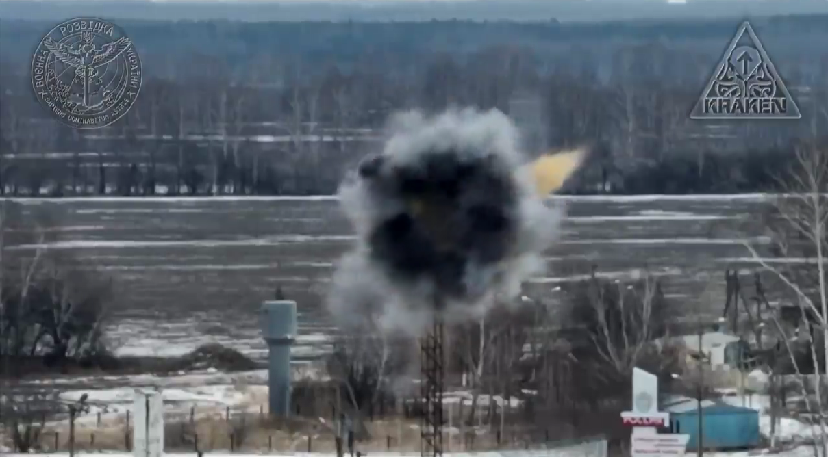 Устроили "бавовну": спецподразделение Kraken уничтожило две башни наблюдения на территории России. Видео