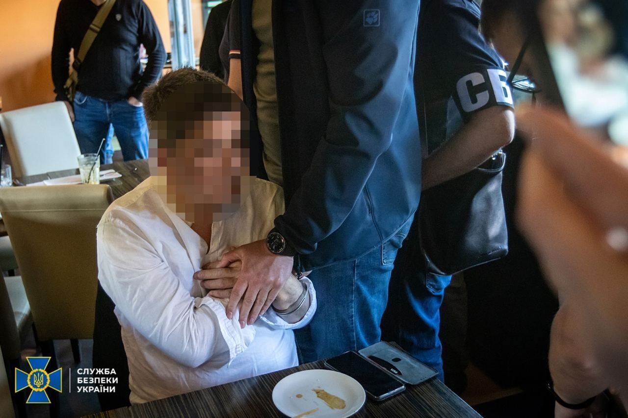 В Киеве приговорили агента ФСБ к 15 годам: экс-проректор сотрудничал с врагом за должность ''замминистра'' в Крыму. Фото