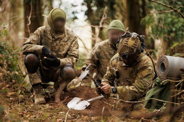 У Британії воїни ЗСУ пройшли навчання з ведення траншейних бойових дій: процесом керували інструктори з Австралії. Фото