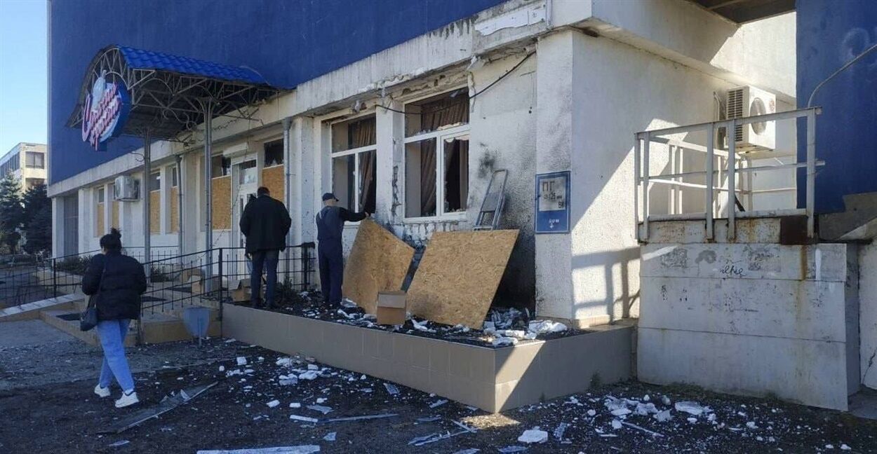Взрывчатка сработала возле авто: на заместителя главы оккупационной "администрации" Новой Каховки совершено покушение, он ранен