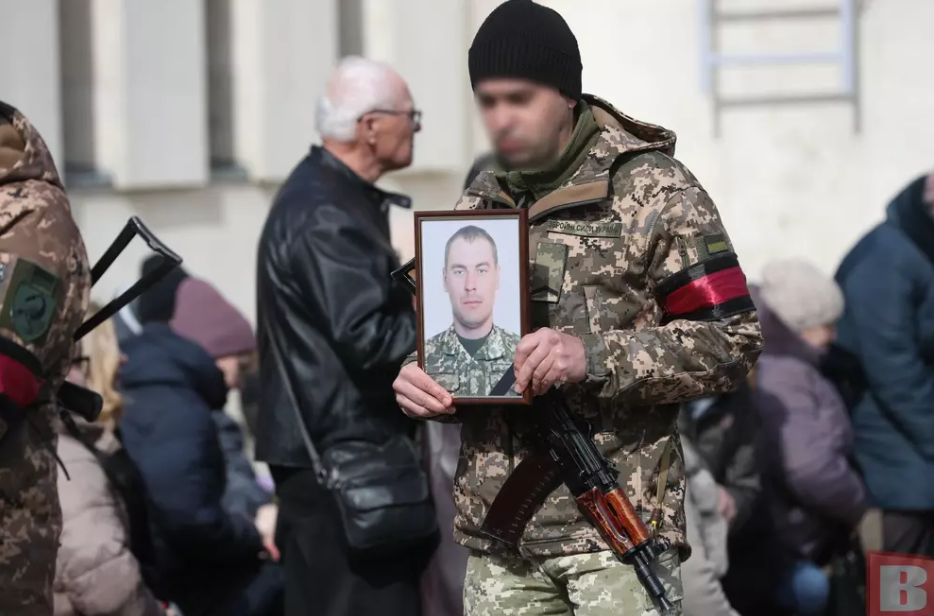 Вернулся из Польши, чтобы встать на защиту Украины: в Хмельницком попрощались с воином, погибшим в боях за Бахмут. Фото