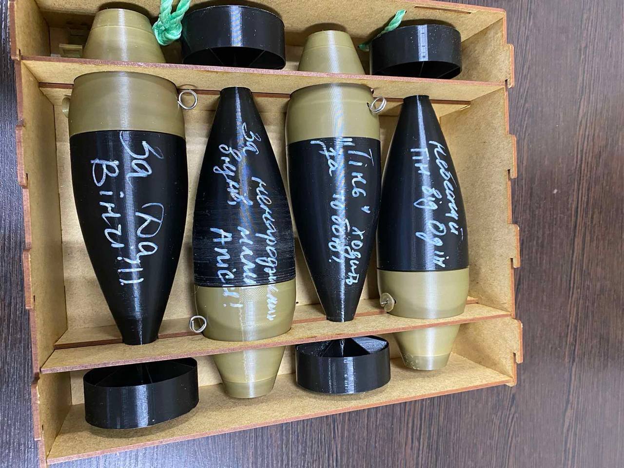 "От Даринки за отца": волонтерка Яровая передала 600 "снарядов мести" для ВСУ