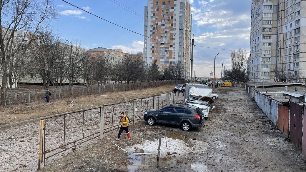 Окупанти вдарили по цивільній інфраструктурі Харкова: є руйнування. Фото