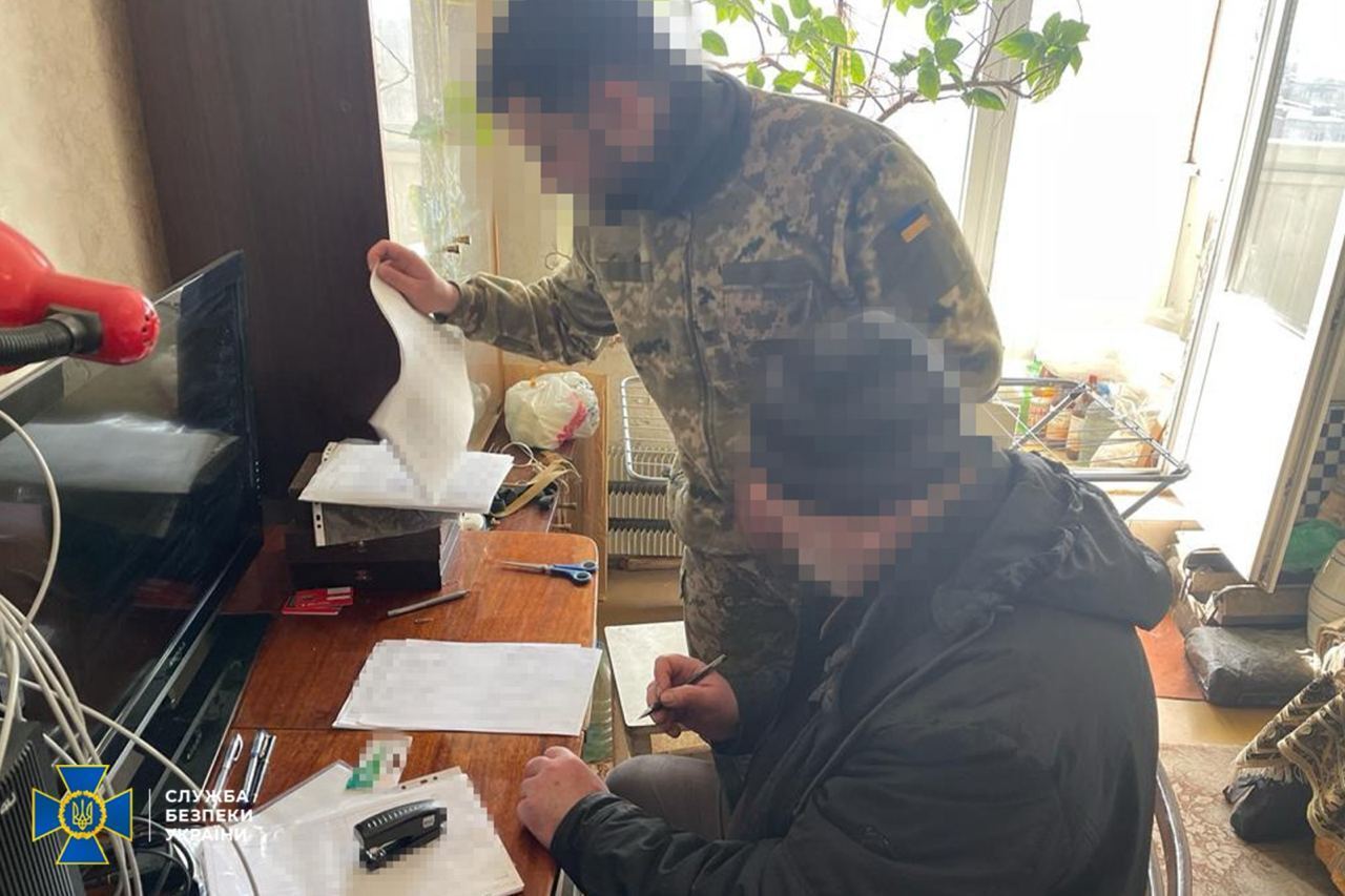 СБУ затримала агента ФСБ, який готував теракти проти українських льотчиків та спецпризначенців. Фото