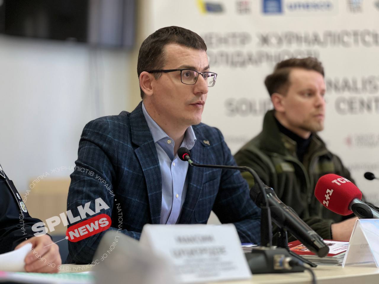 Нацполіція, СБУ та Офіс генпрокурора розслідують злочини РФ проти українських журналістів, – Томіленко