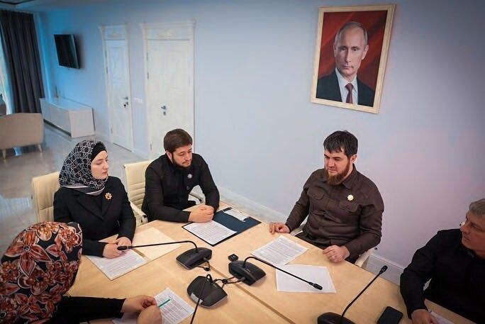 Хутмат Кадырова на заседании правительства Чечни