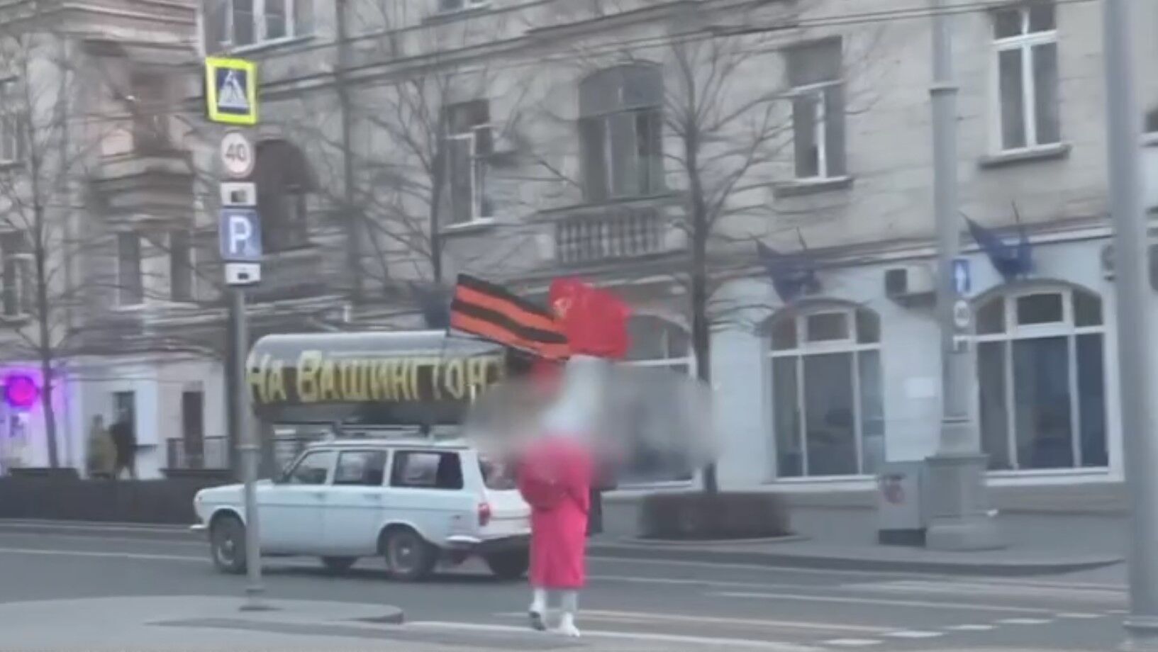 "На Вашингтон!" Окупанти в Севастополі влаштували абсурдну акцію, натякнувши на агресивні плани. Відео