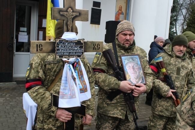 В Полтаве попрощались с тремя воинами, погибшими в боях на Донбассе. Фото