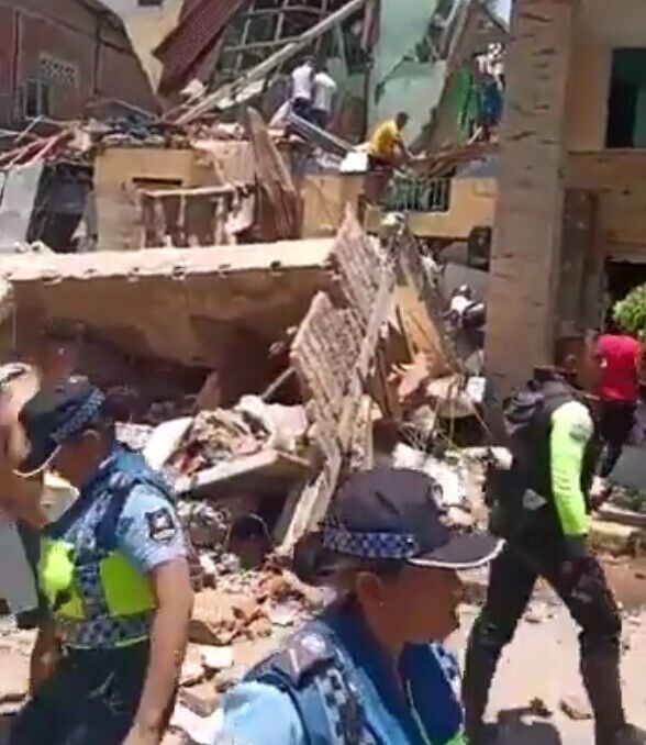 В Еквадорі землетрус магнітудою 6,8 спричинив значні руйнування: загинули 16 осіб. Фото і відео
