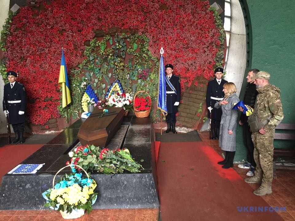 Боронив Маріуполь: у Києві попрощалися з героєм ''Азовсталі'' Вадимом Фокшею. Фото