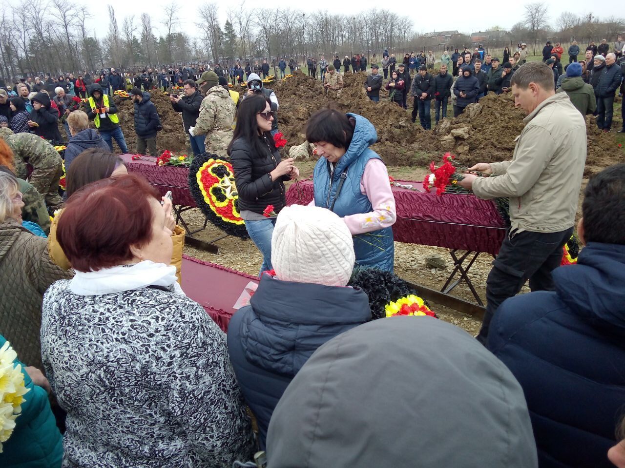 В воскресенье после скандала состоялись похороны оккупантов, ликвидированных в Украине