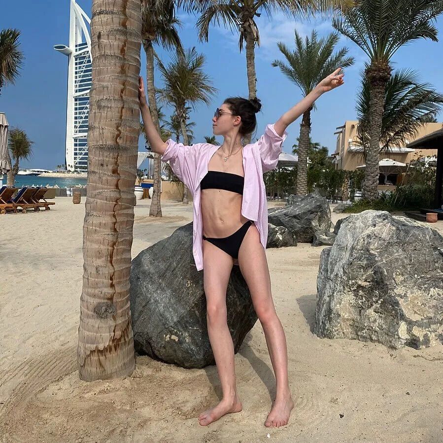 Дочь Суркиса ''разделась для фото пока худая'' и восхитила Instagram