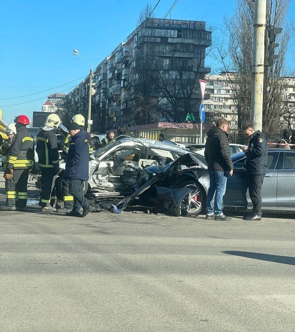 В Киеве на Оболони произошла массовая авария с пострадавшими: известны подробности. Фото и видео