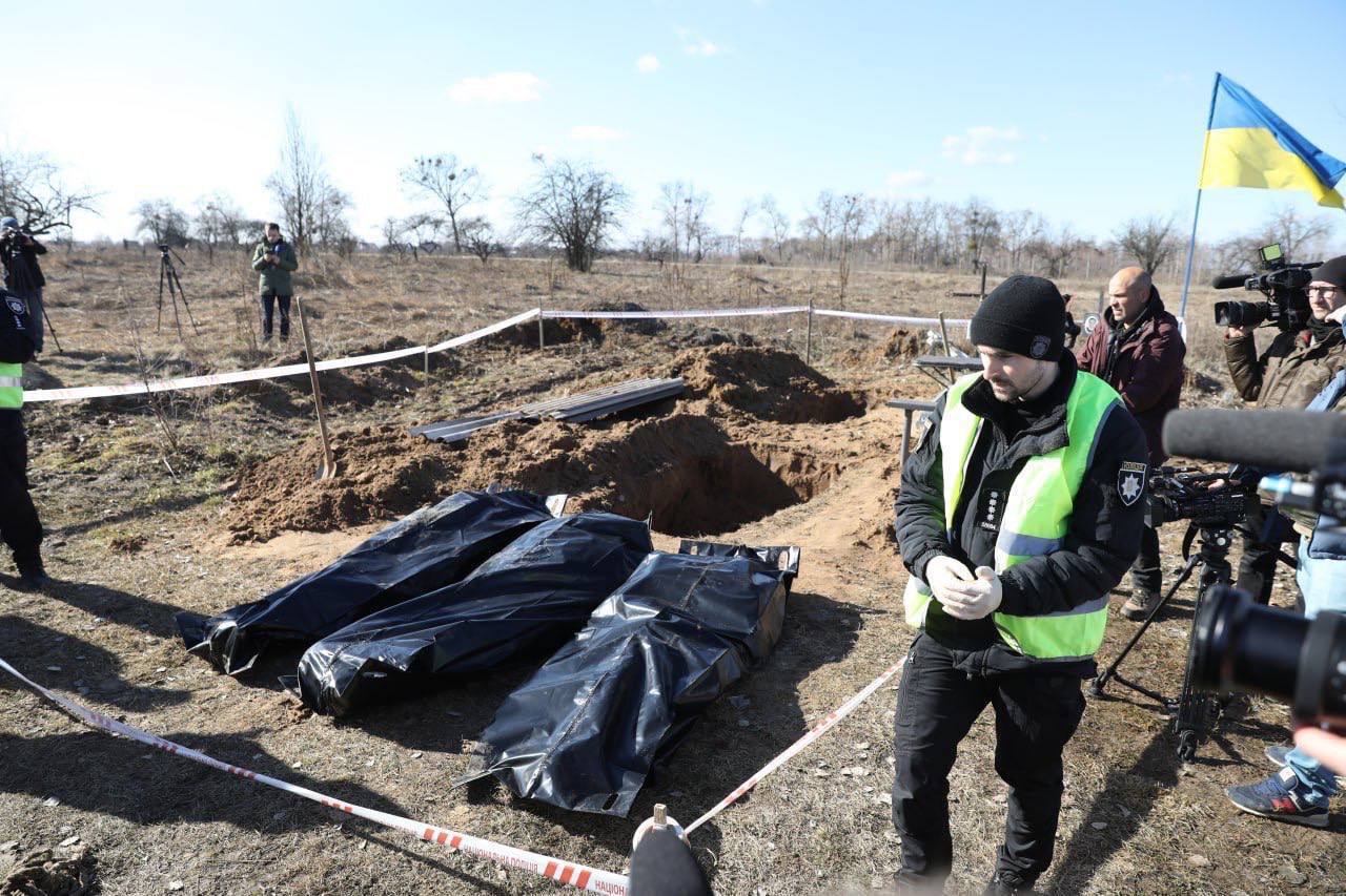 В Киевской области обнаружили новое захоронение мирных жителей, погибших во время российской оккупации