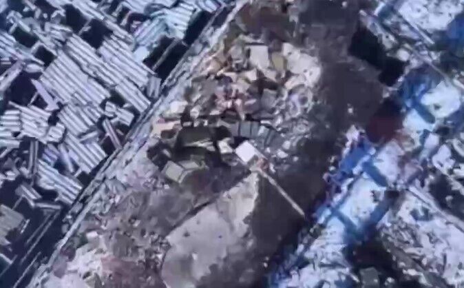Операторы дронов вышли на новый уровень: украинские защитники показали эпичное видео ликвидации оккупанта