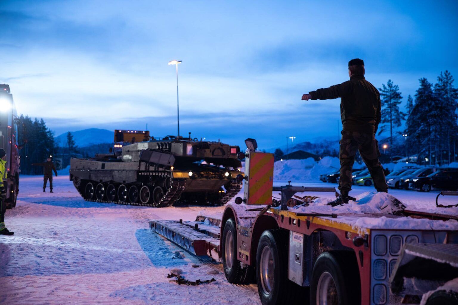 Норвегия передала Украине восемь танков Leopard 2 и четыре единицы вспомогательной техники. Фото