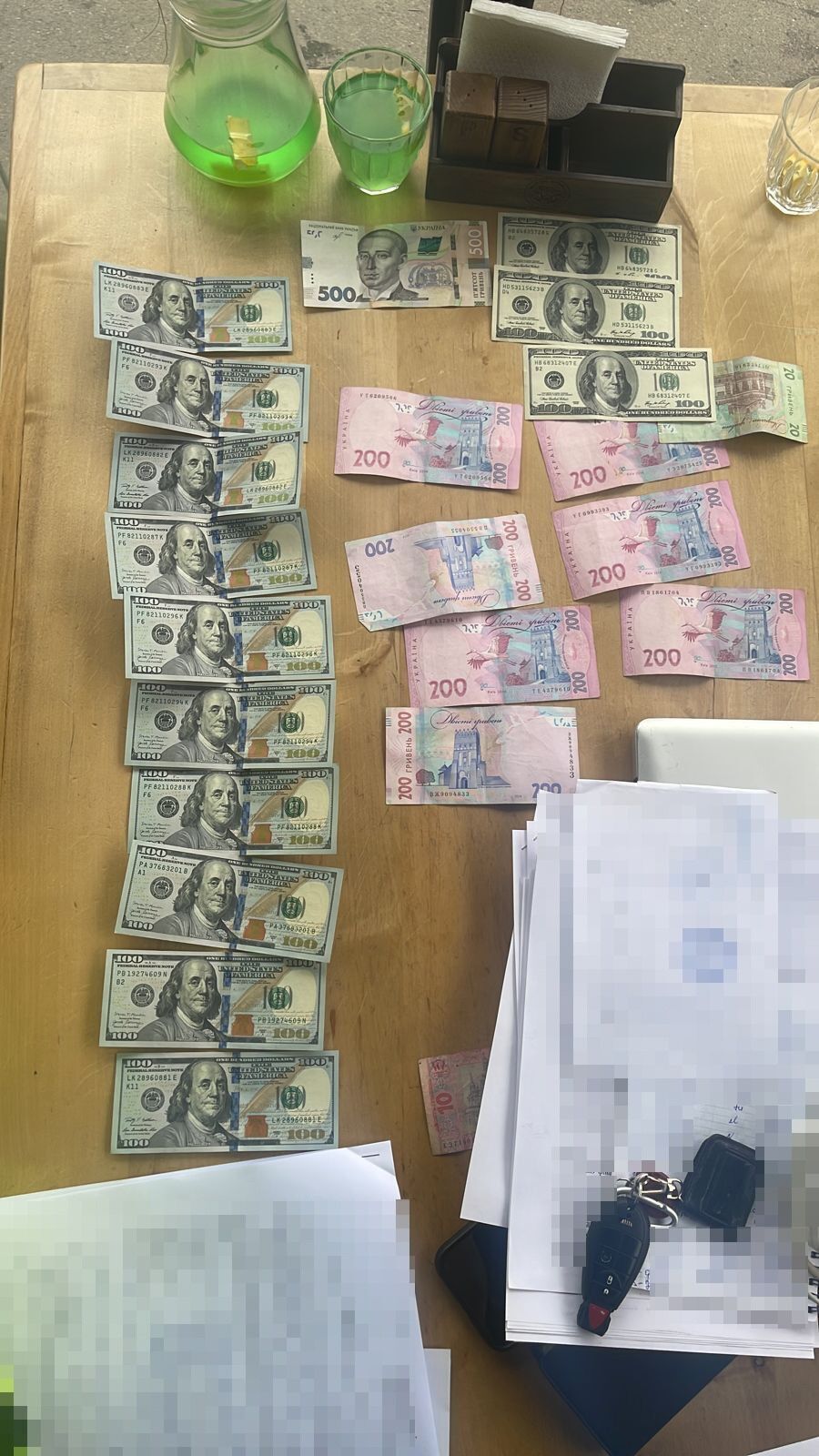 У Києві затримали директора парку, який вимагав $2 тис. за розміщення пункту незламності. Фото