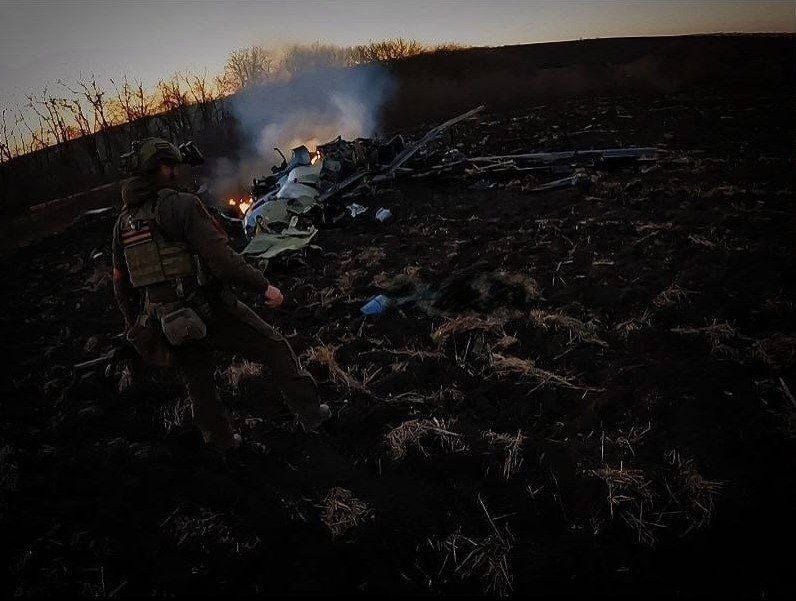 Российский "Аллигатор" успешно "сбил" собой украинскую зенитную ракету и сгорел: в сети показали видео
