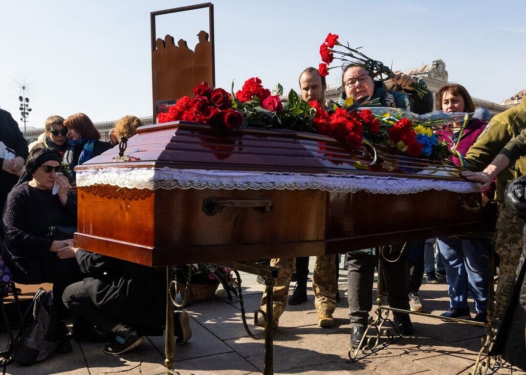 В Киеве простились с погибшим в боях с оккупантами ученым Бижаном Шароповым. Фото и видео