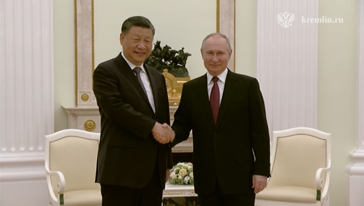 Сі Цзіньпін прибув до Кремля і провів зустріч із Путіним: неформальні переговори тривали 4,5 години. Фото й відео