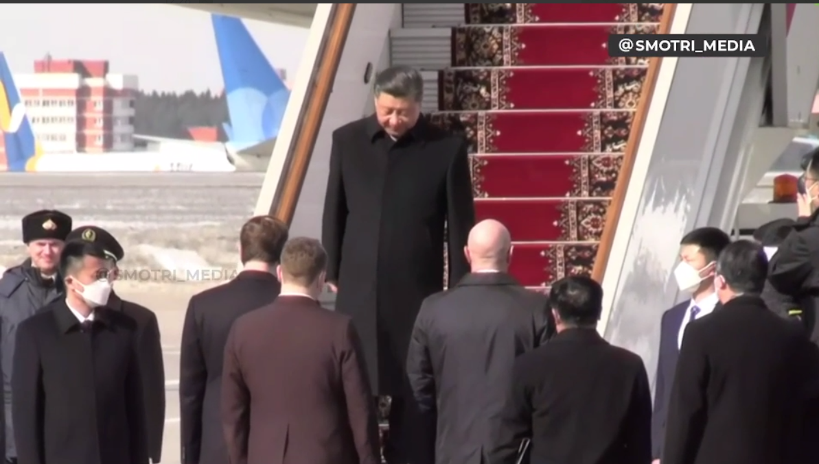 Путін не приїхав зустрічати Сі Цзіньпіна в аеропорту: відправив віцепрем'єра. Відео