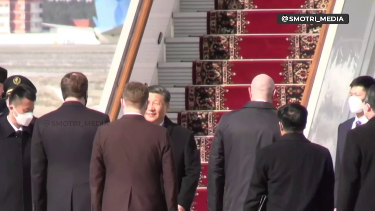 Путін не приїхав зустрічати Сі Цзіньпіна в аеропорту: відправив віцепрем'єра. Відео