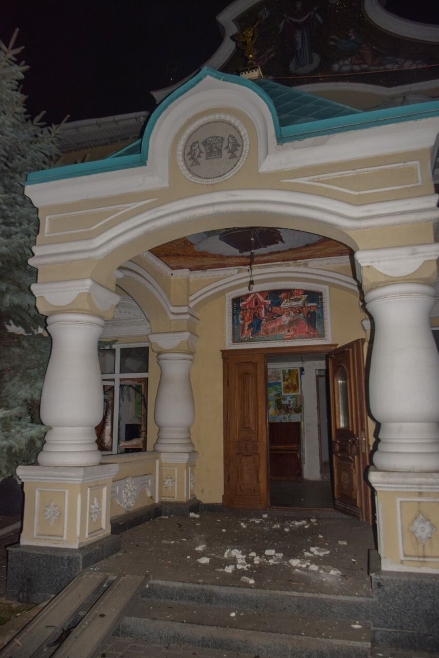 Пошкоджено монастир УПЦ МП.