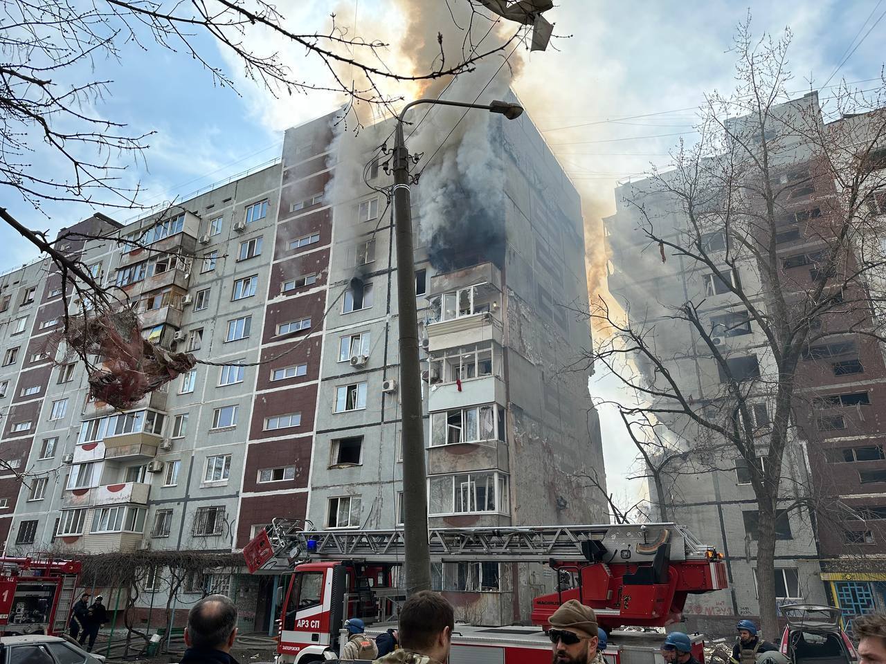 СБУ задержала информатора РФ, фиксировавшего последствия ракетного удара по многоэтажке в Запорожье. Фото