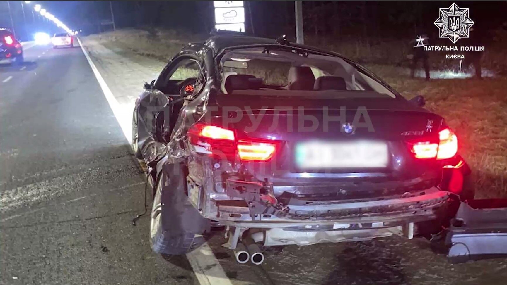 В Киеве пьяный водитель спровоцировал тройное ДТП и скрылся в лесу. Видео