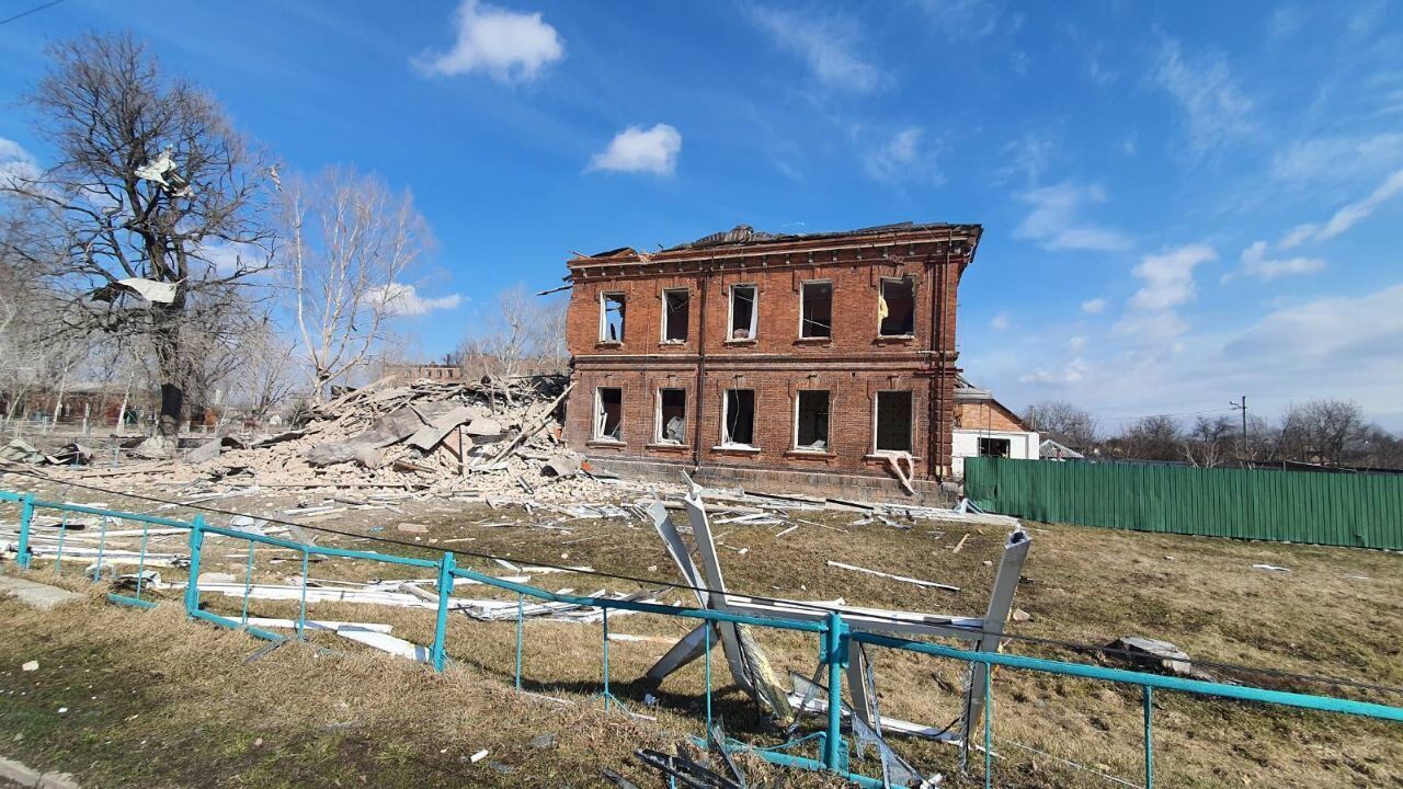 Последствия ударов ужасающие: появились фото Белополья после ночной атаки оккупантов. Фото