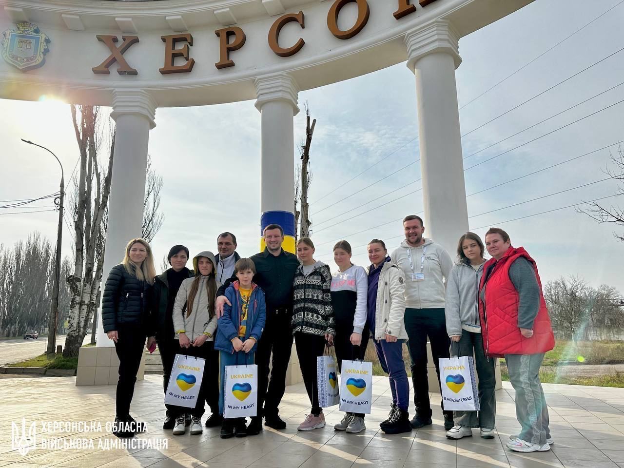 Семь несовершеннолетних граждан Украины вернули домой