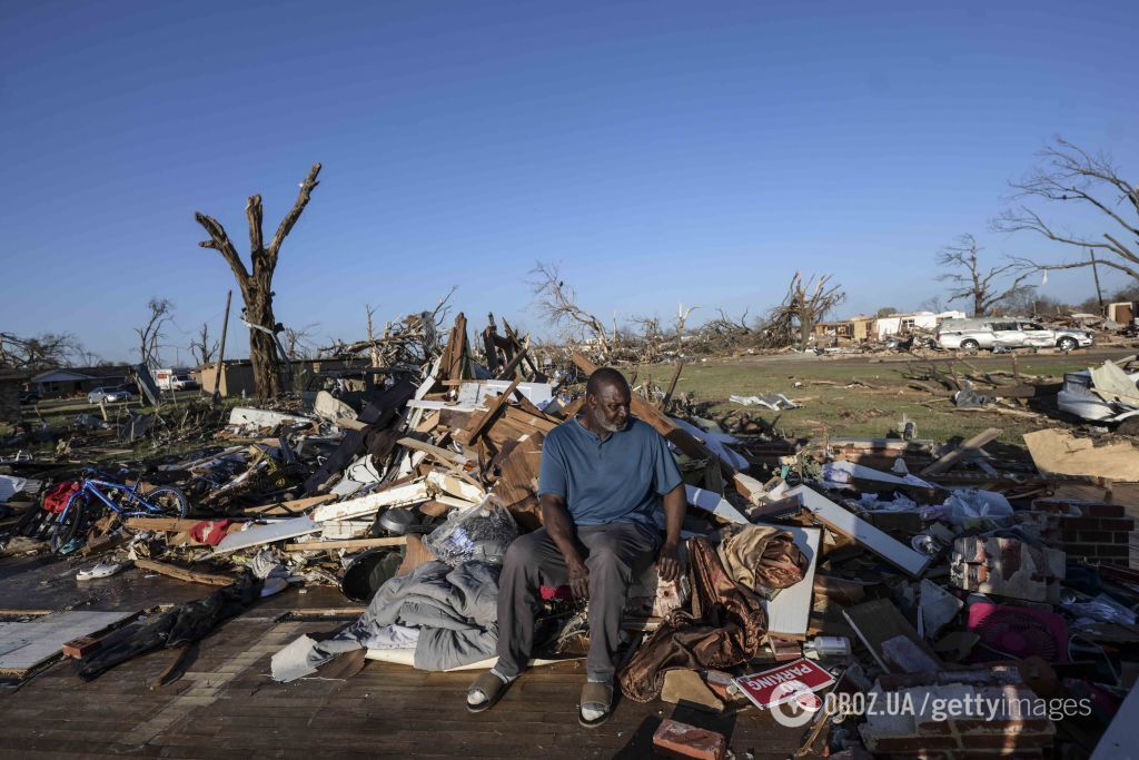 Байден объявил чрезвычайное положение в штате Миссисипи из-за торнадо: его жертвами стали 26 человек. Фото и видео