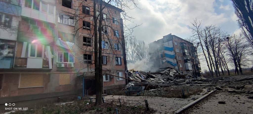 Ракеты оккупантов попали в две многоэтажки в Авдеевке. Фото