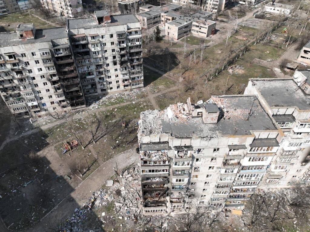 "Слова лишние": разбомбленный оккупантами Угледар показали на фото из дрона