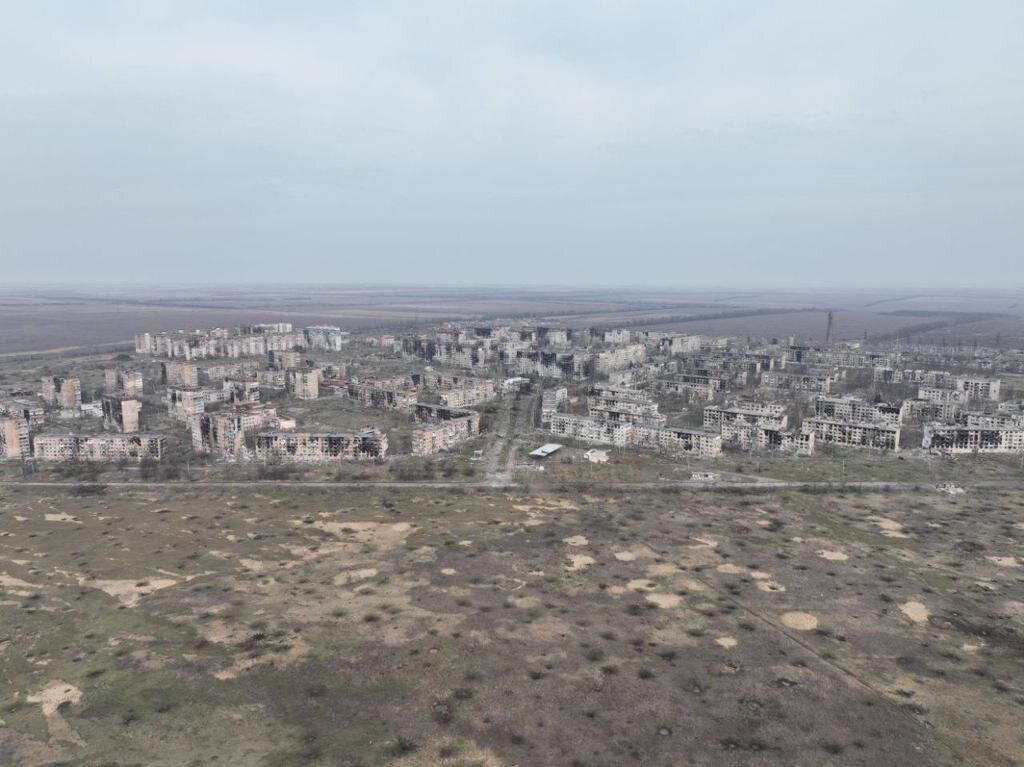 "Слова зайві": розбомблений окупантами Вугледар показали на фото з дрона