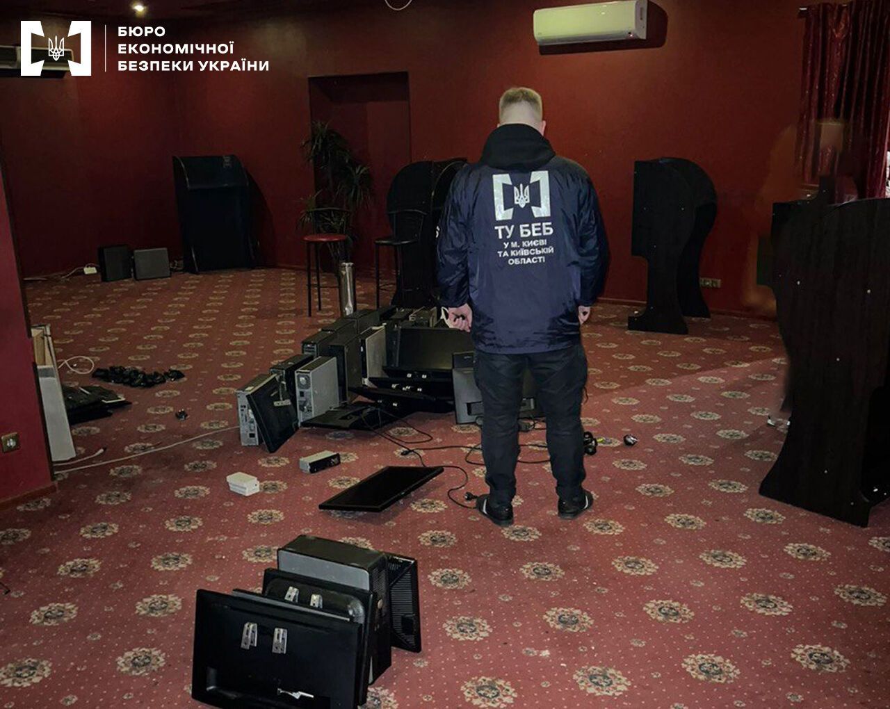 В Киеве правоохранители разоблачили 5 подпольных игровых залов. Фото