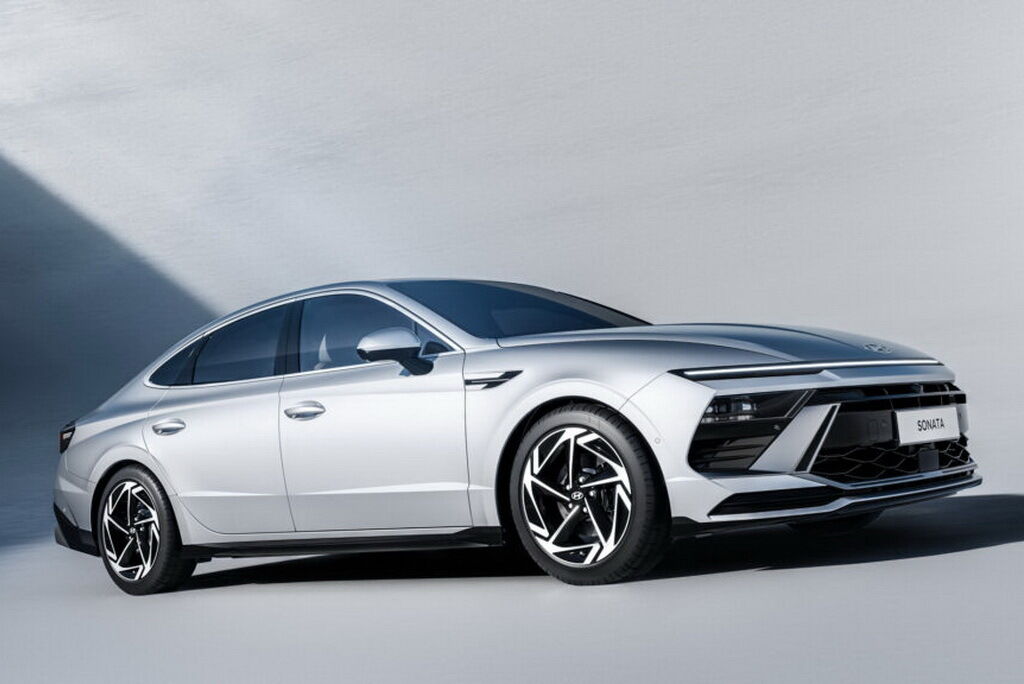 Hyundai анонсировал дебют Sonata нового поколения