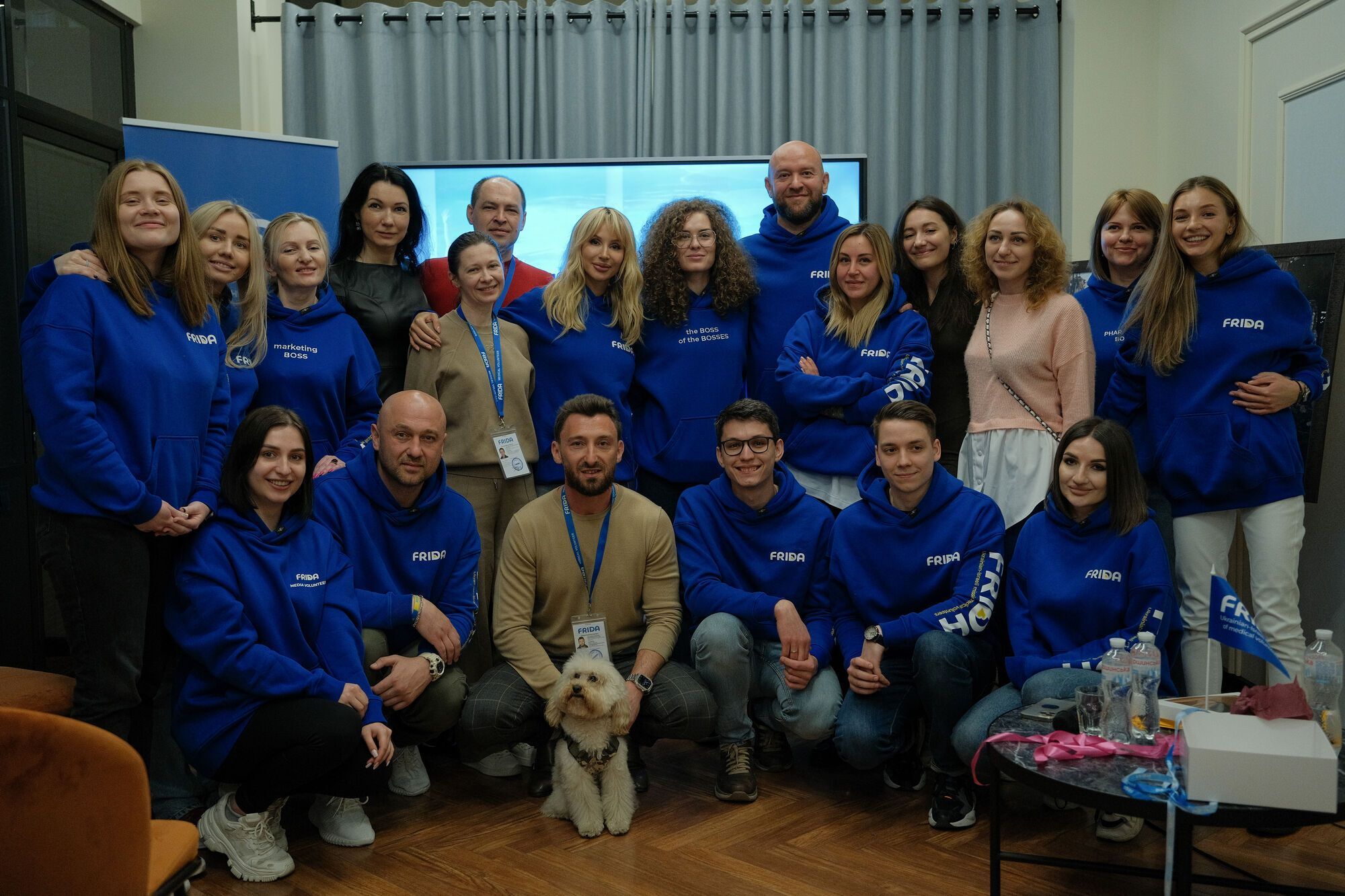 Лобода встретилась с врачами-волонтерами, которые спасают людей на прифронтовых территориях