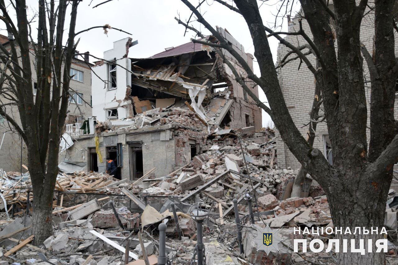Окупанти обстріляли Слов’янськ і влучили в дитбудинок у Дружківці, є загиблі, десятки поранених: Зеленський відреагував. Відео
