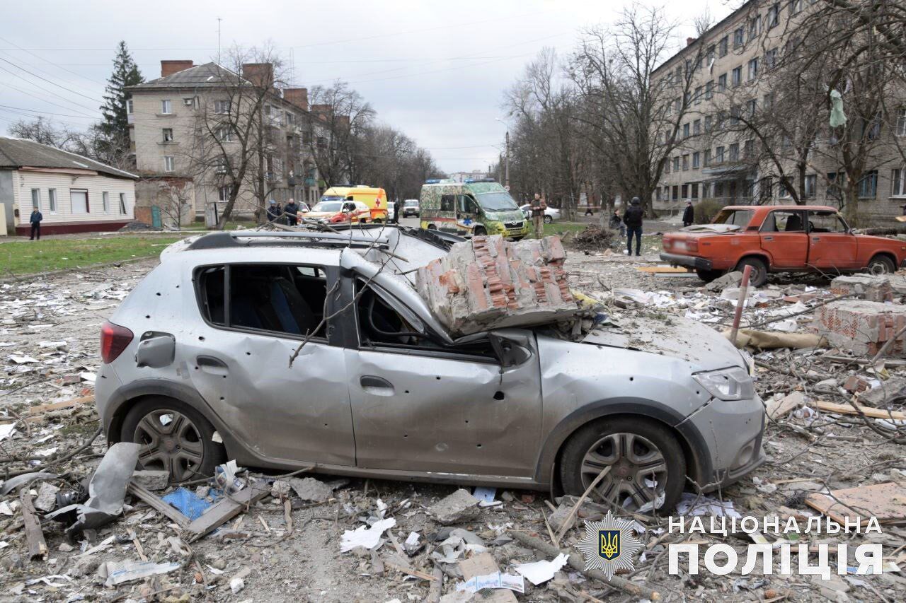 Окупанти обстріляли Слов’янськ і влучили в дитбудинок у Дружківці, є загиблі, десятки поранених: Зеленський відреагував. Відео