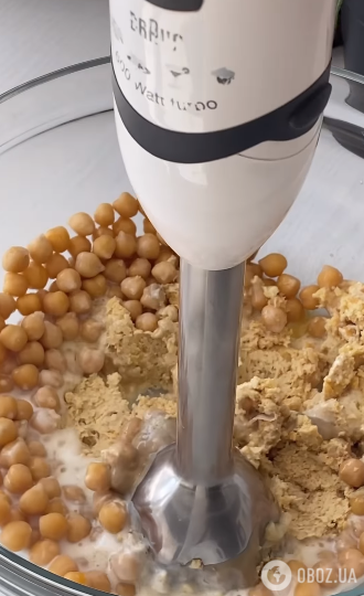 Хумус з кефіром і часником: як приготувати незвичну закуску 