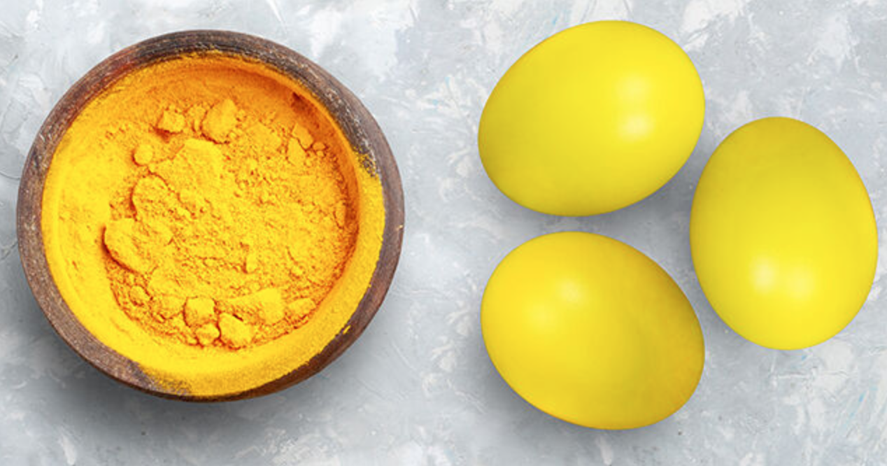 Як правильно фарбувати яйця куркумою