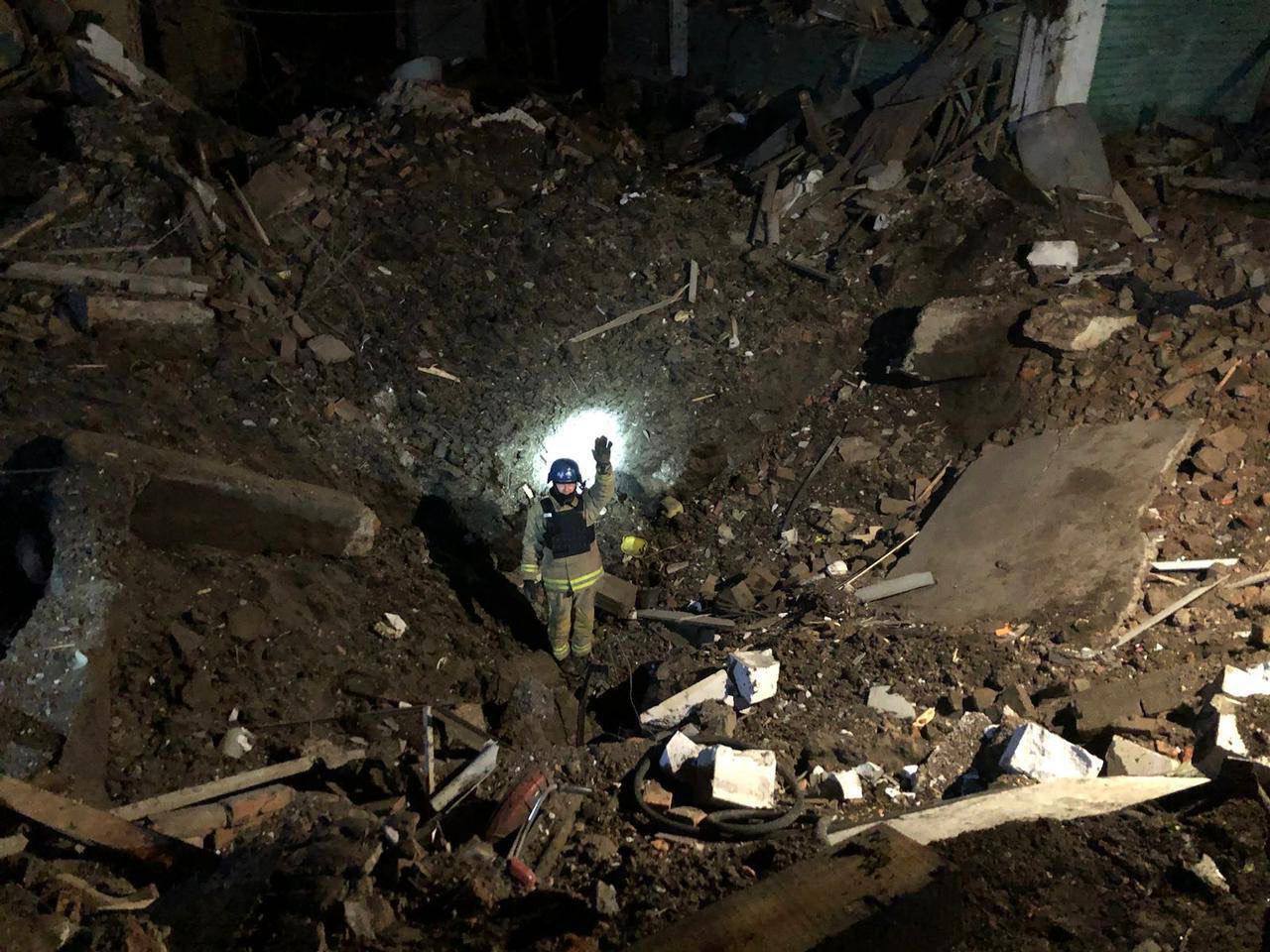Оккупанты нанесли авиаудар по Белополью на Сумщине, вспыхнул пожар: пострадал человек. Фото