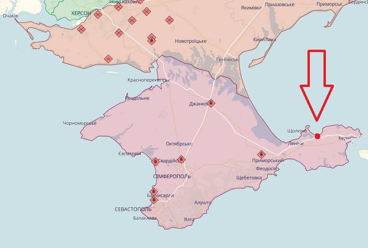 Ніякої паніки немає? Окупанти в Криму перекопали пляж і звели там фортифікаційні споруди