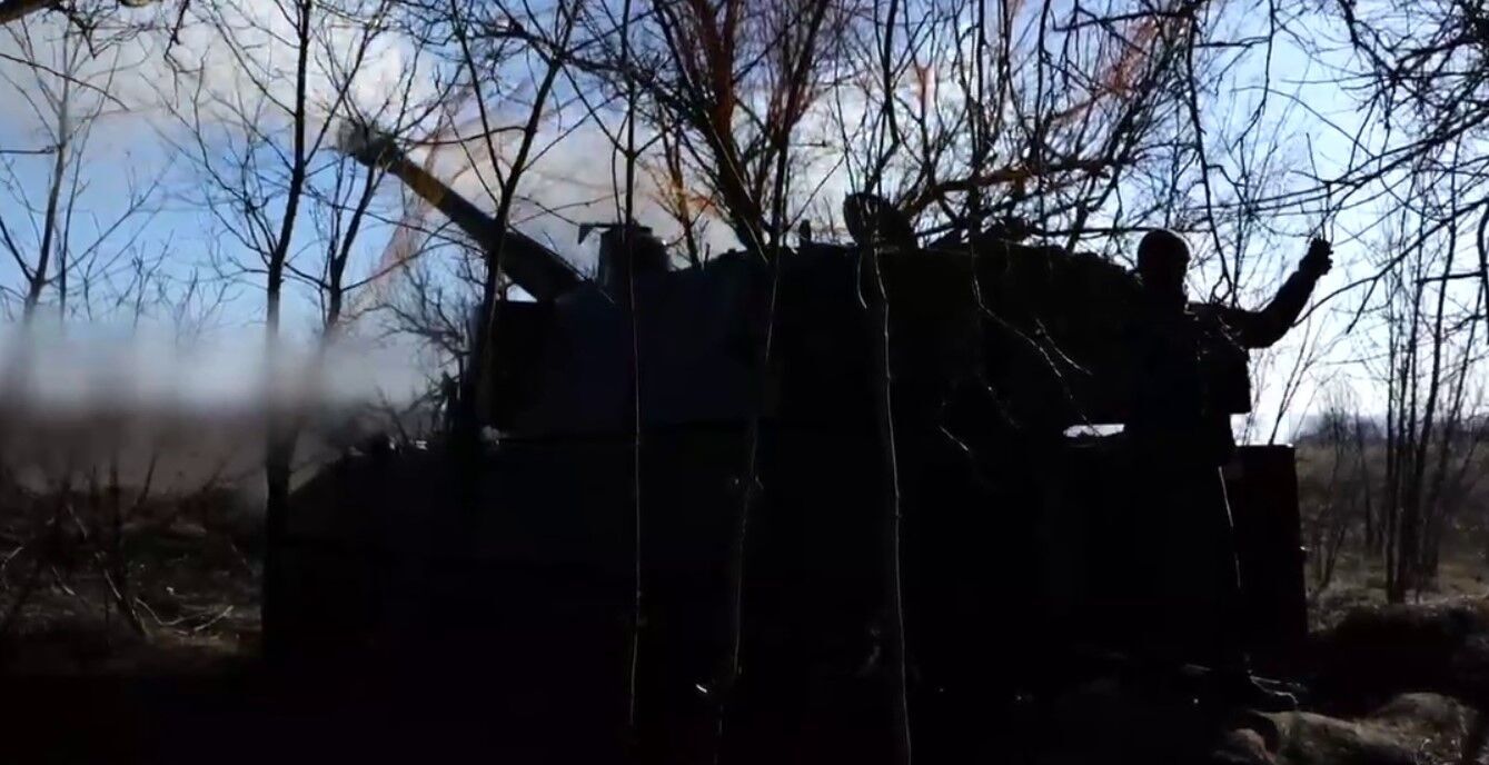 Залужний показав, як українські артилеристи нищать ворога з САУ Paladin на Бахмутському напрямку. Відео 