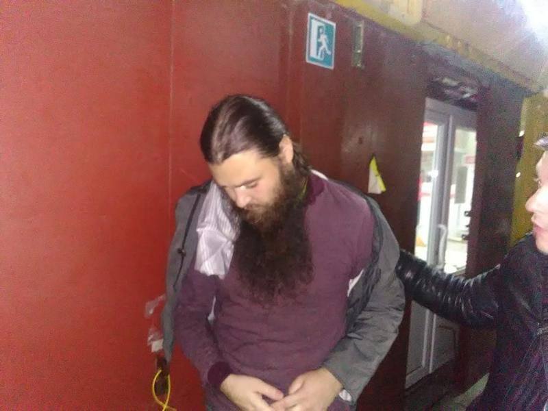 Помощника митрополита Луки, объявившего голодовку в поддержку выселенцев из Киево-Печерской лавры, задерживали с наркотиками. Фото