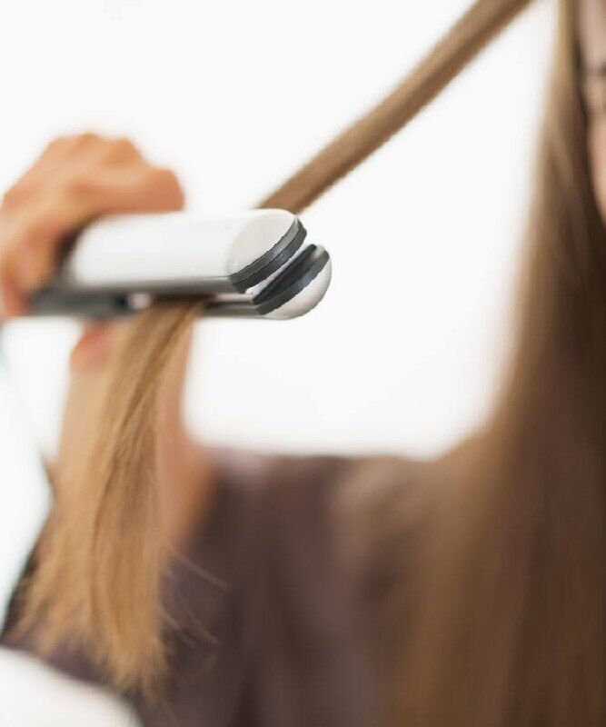 Сім помилок, які роблять волосся сухим і тонким: приведуть до поганого результату