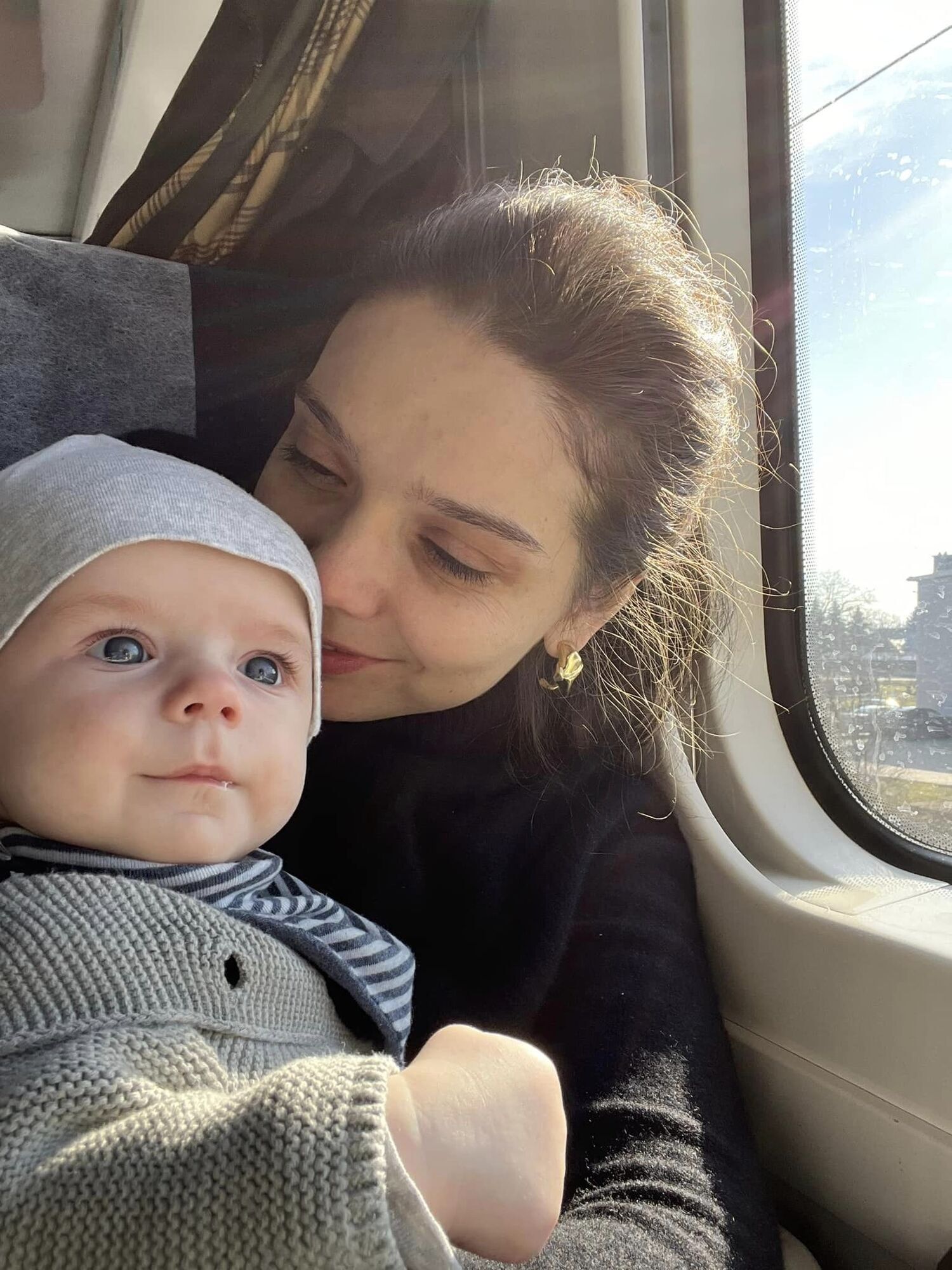 Дружина Олега Сенцова з їхнім новонародженим сином уперше прибула до України з США. Фото