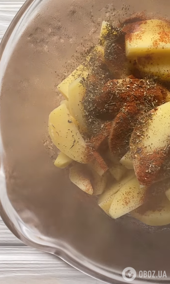 Хрустка та соковита картопля по-селянськи: як правильно готувати популярну страву 